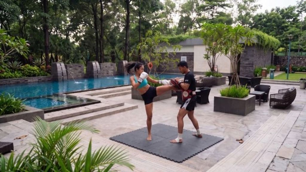 Staycation Jangan Cuma Rebahan! Ini 3 Aktivitas Wellness yang Bisa Kamu Coba di Delonix Hotel Karawang